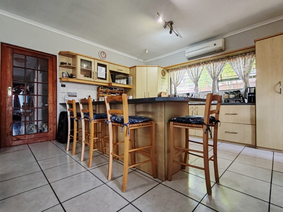 3 Bedroom Property for Sale in The Crest Western Cape